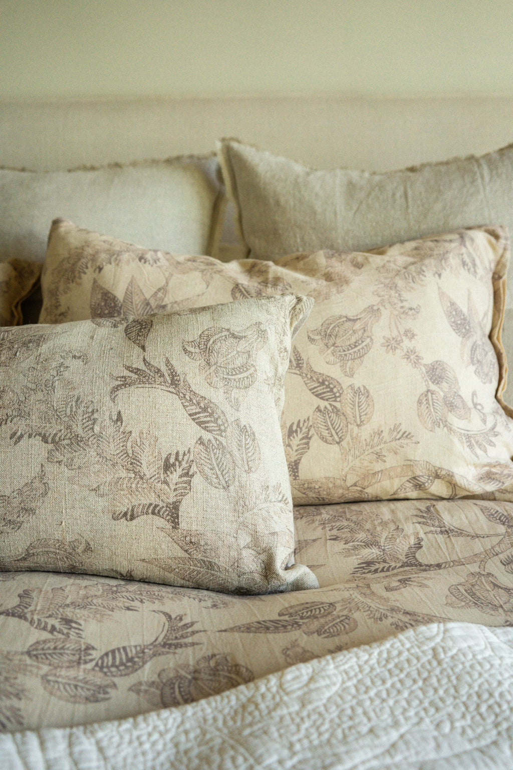 Meadowlark Queen Duvet Set, Brown