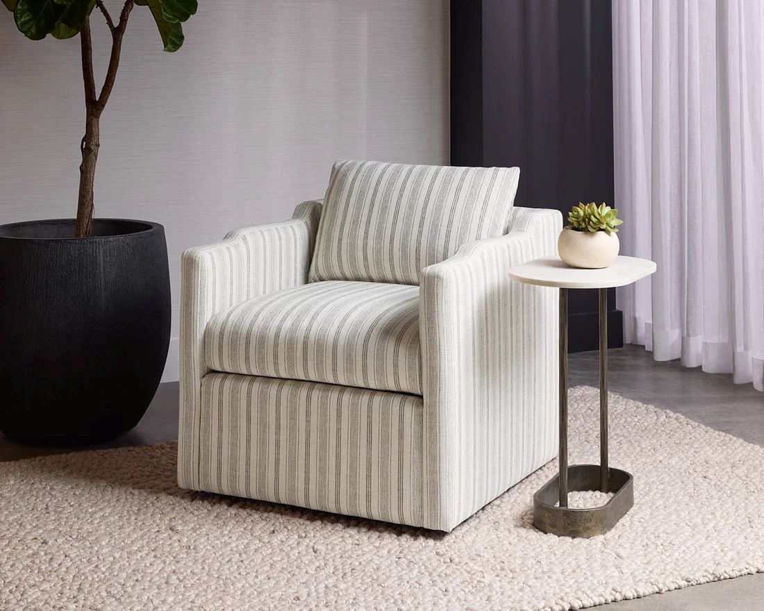 Roosevelt Swivel Lounge Chair