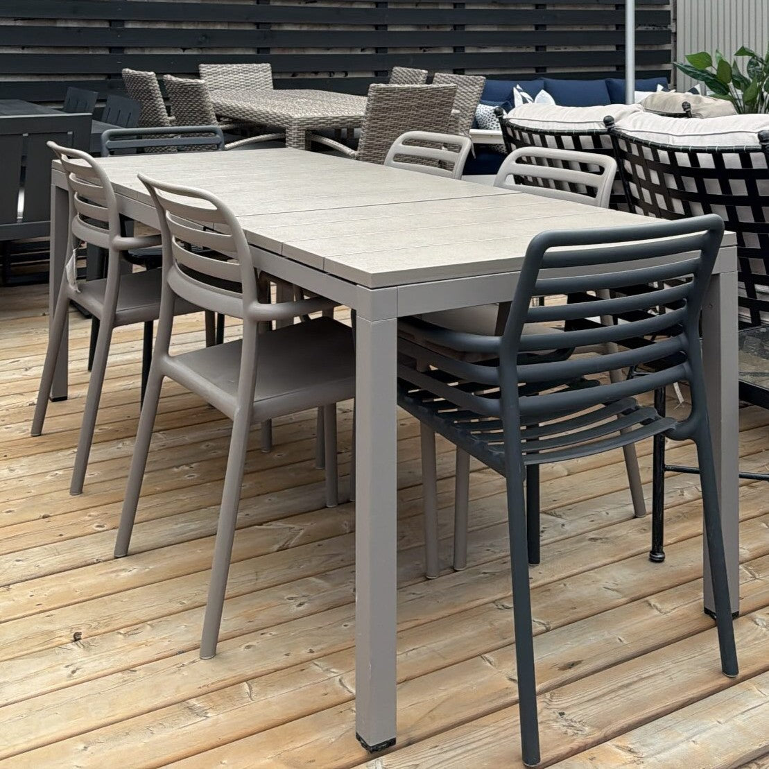 Nardi 7 Pc Dining Set (Floor Sale)