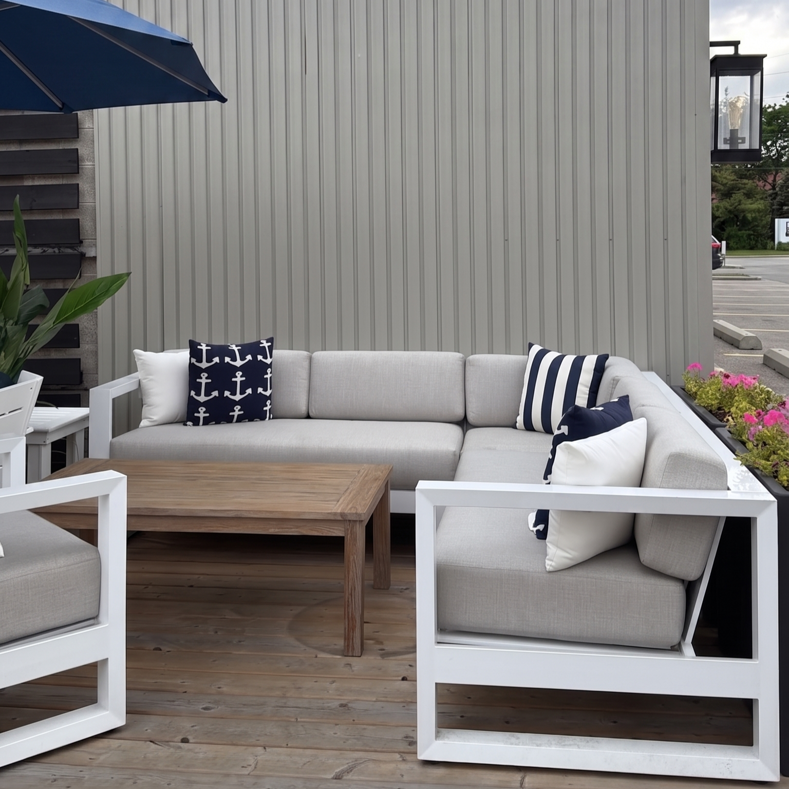 Newport Outdoor Set (Floor Sale)