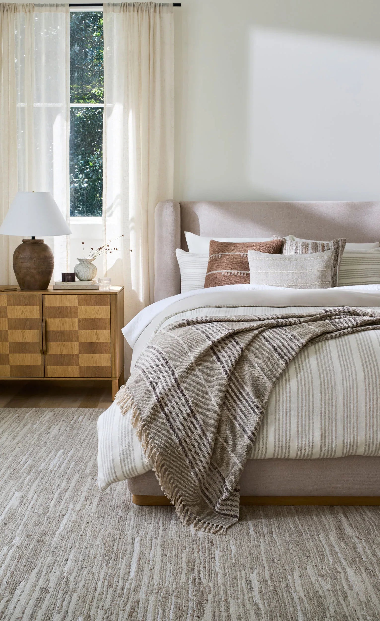 shq2302-roomscene_201 - McNabb Furniture