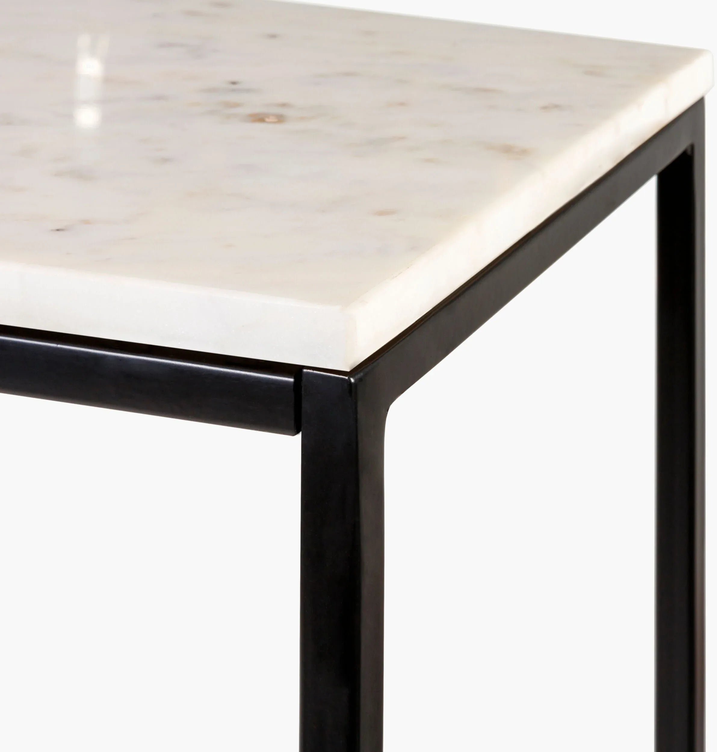 yaa007-detail_corner - McNabb Furniture